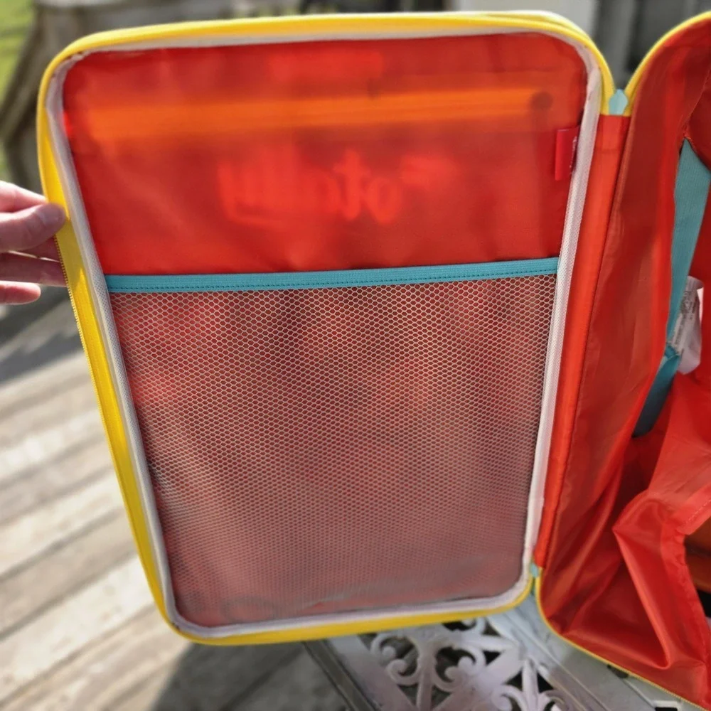 American‎ Tourister Totally Mickey Mouse Rolling Carryon Suitcase Vacation